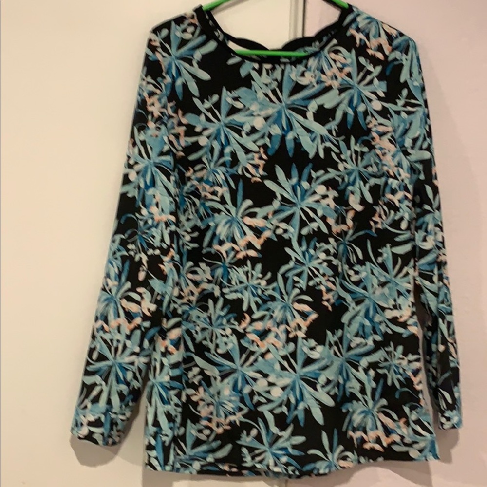 Floral print blouse